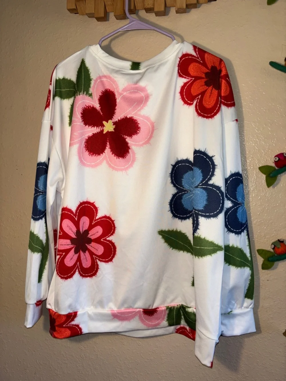 NWT Emery Rose floral print sweatshirt, often marketed as a mid-mod or bohemian - Picture 6 of 11